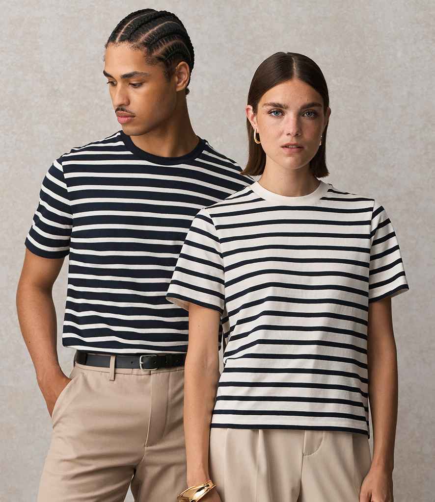 03981 Navy/Off White Model