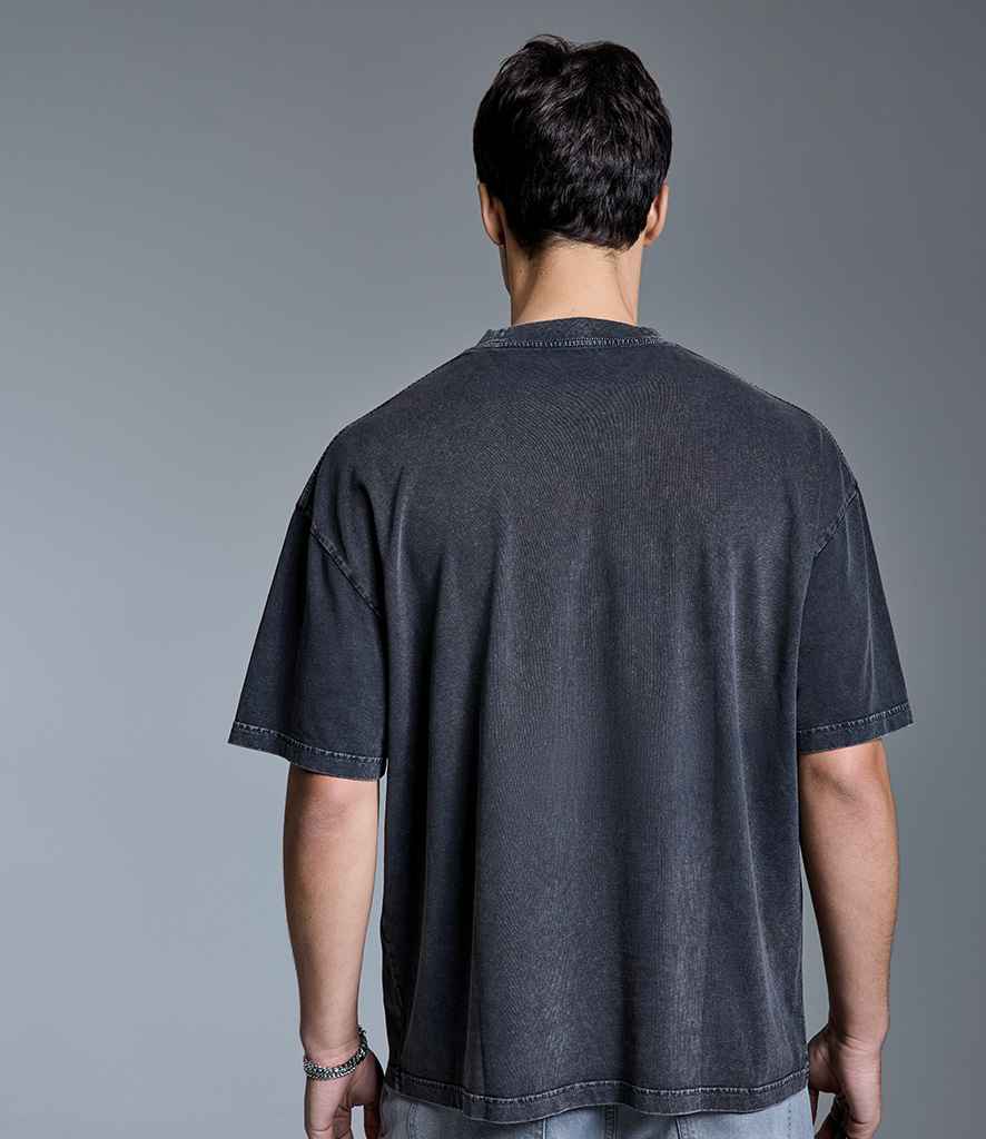 AM19 Washed Black Model
