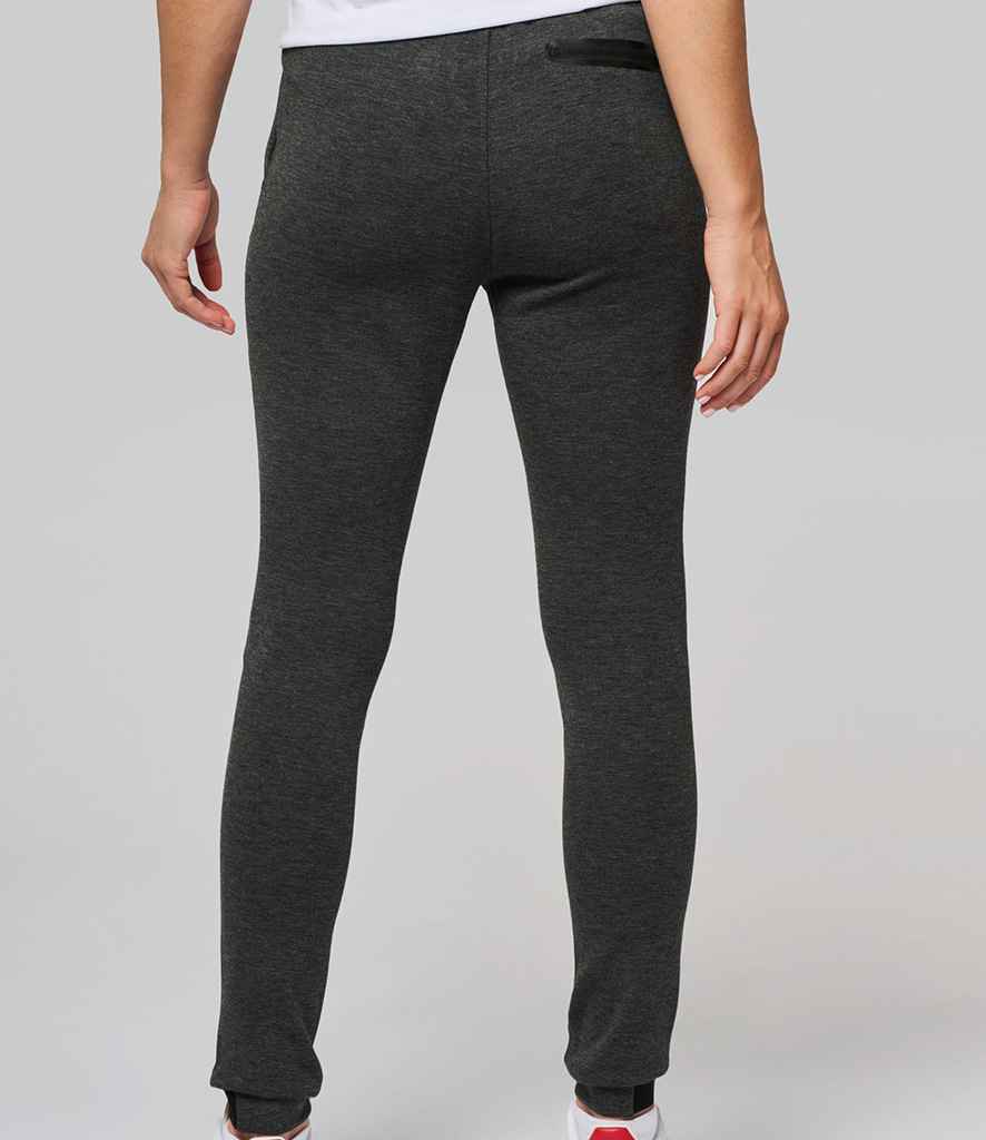 PA1009 Deep Grey Heather Model